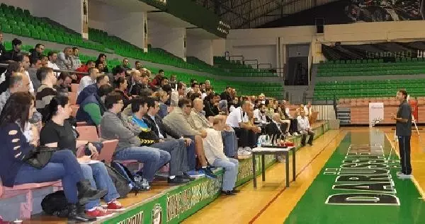 Basketbolda 'Antrenör Gelişim Semineri' Başladı Basketbolda 'Antrenör Gelişim Semineri' Başladı