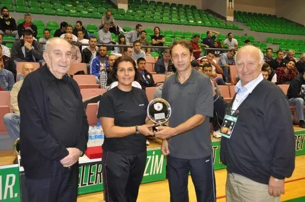Basketbolda 'Antrenör Gelişim Semineri' Başladı Basketbolda 'Antrenör Gelişim Semineri' Başladı