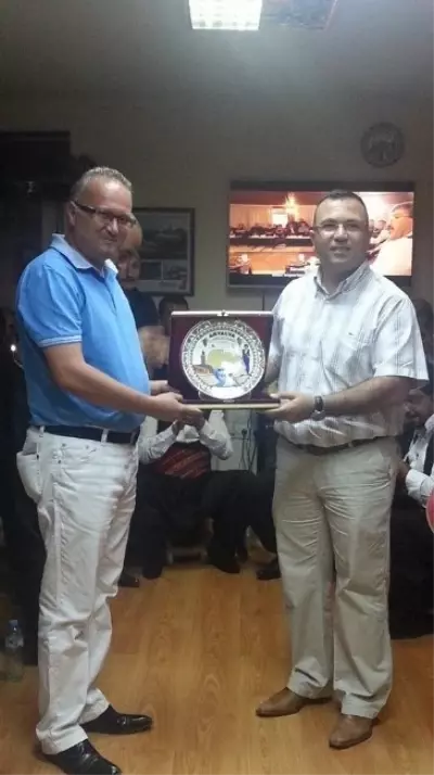 Antalya'da 'Kürsübaşı' Şov Antalya'da 'Kürsübaşı' Şov