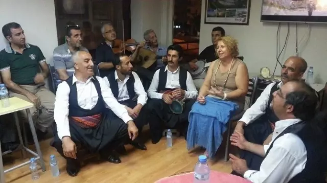 Antalya'da 'Kürsübaşı' Şov Antalya'da 'Kürsübaşı' Şov