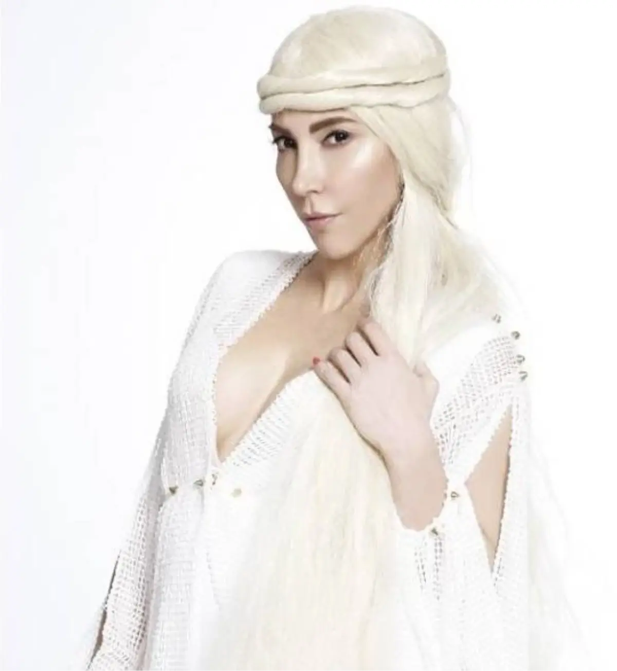 Hande Yener'in Yeni İmajı Çok Konuşulacak