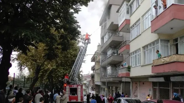 Cep Telefonu Şarj Aleti Bir Evi Yaktı Haberler
