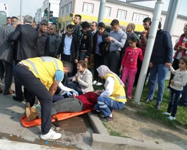 Sakarya'da Trafik Kazası: 6 Yaralı