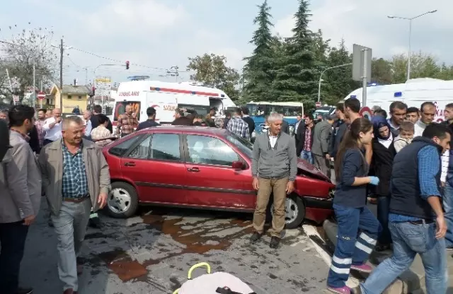 Sakarya'da Trafik Kazası: 6 Yaralı