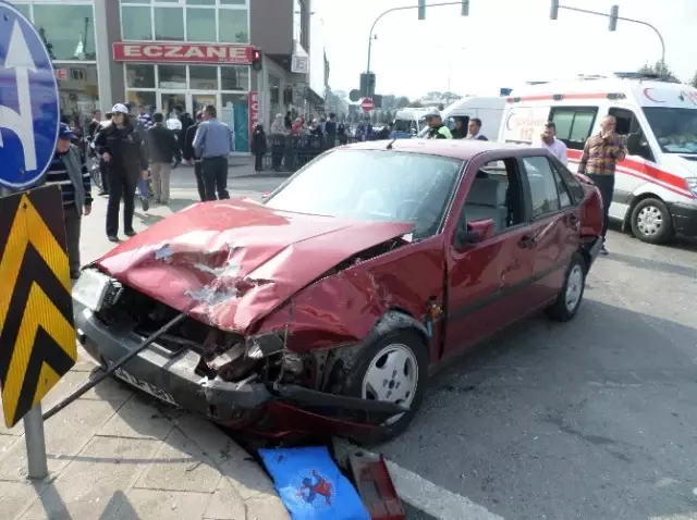 Sakarya'da Trafik Kazası: 6 Yaralı