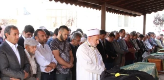 Kayseri'de Meydana Gelen Trafik Kazasında Hayatını Kaybeden Baba ve Oğlu Toprağa Verildi