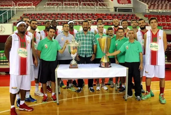 Pınar Karşıyaka'dan Gövde Gösterisi Pınar Karşıyaka'dan Gövde Gösterisi