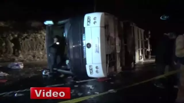 Sivas'ta Polis Otobüsü Devrildi: 3 Şehit, 33 Yaralı