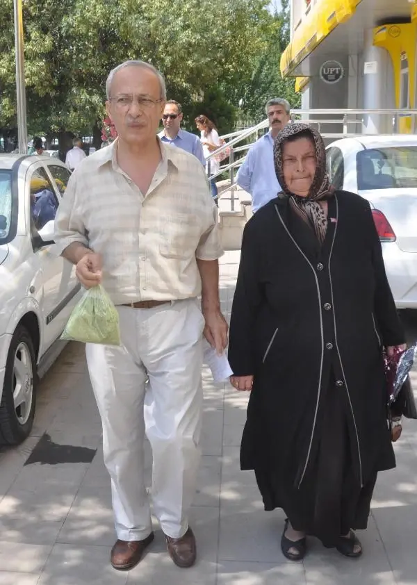 Şehit Babası, Erdoğan'a Hakaretten 1 Yıl Ceza Aldı Şehit Babası, Erdoğan'a Hakaretten 1 Yıl Ceza Aldı