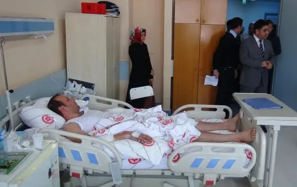 Sivas'ta Yaralı 9 Polisin Tedavisi Sürüyor
