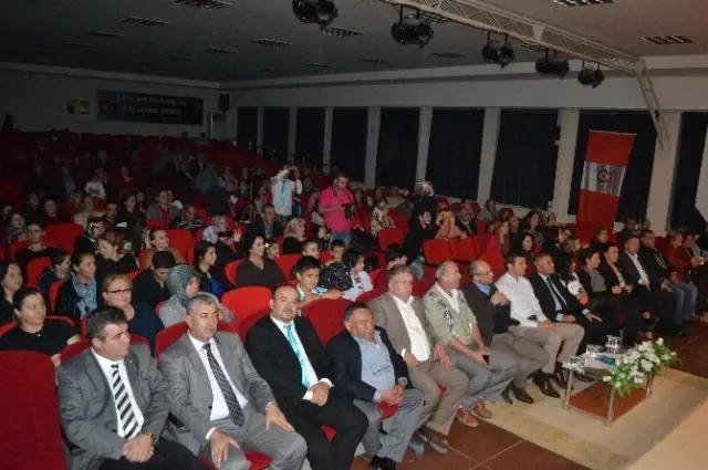 Çerkezköy Belediyesi Engelliler Türk Müziği Korosu Ayakta Alkışlandı Çerkezköy Belediyesi Engelliler Türk Müziği Korosu Ayakta Alkışlandı