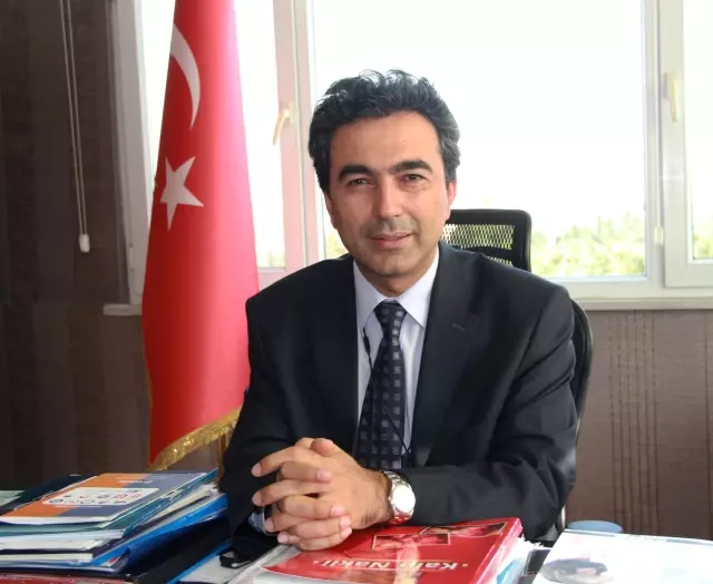 Prof. Dr. İhsan Bakır: Robotik Cerrahi Yoğun Bakım Süresini Kısaltıyor Prof. Dr. İhsan Bakır: Robotik Cerrahi Yoğun Bakım Süresini Kısaltıyor