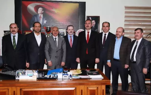 AK Parti Genel Başkan Yardımcısı Gül'den, Tuşba Belediyesine Ziyaret AK Parti Genel Başkan Yardımcısı Gül'den, Tuşba Belediyesine Ziyaret