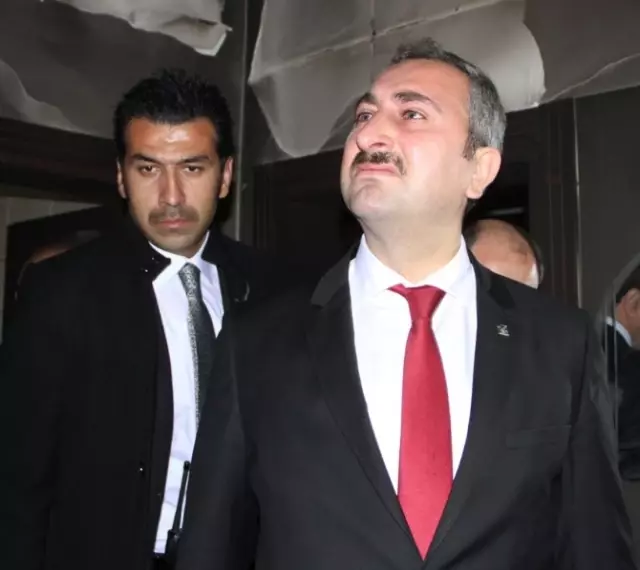 Ak Partili Gül'ün Gözyaşları Ak Partili Gül'ün Gözyaşları