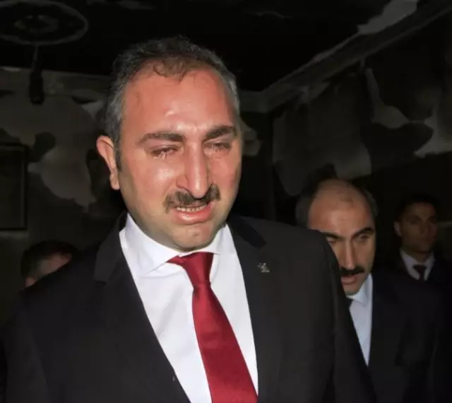 Ak Partili Gül'ün Gözyaşları Ak Partili Gül'ün Gözyaşları