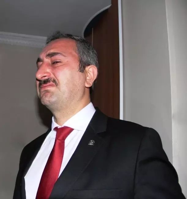 Ak Partili Gül'ün Gözyaşları Ak Partili Gül'ün Gözyaşları