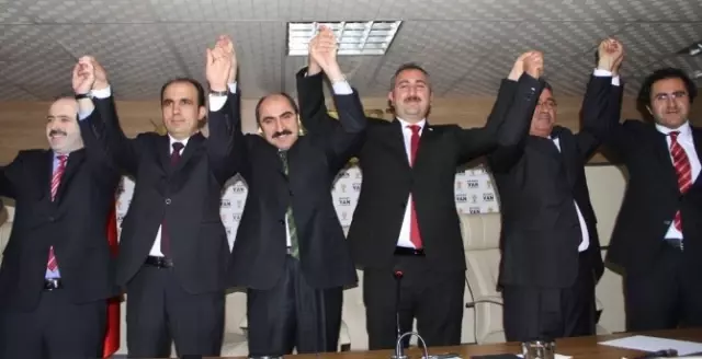 Ak Partili Gül'ün Van Ziyareti Ak Partili Gül'ün Van Ziyareti