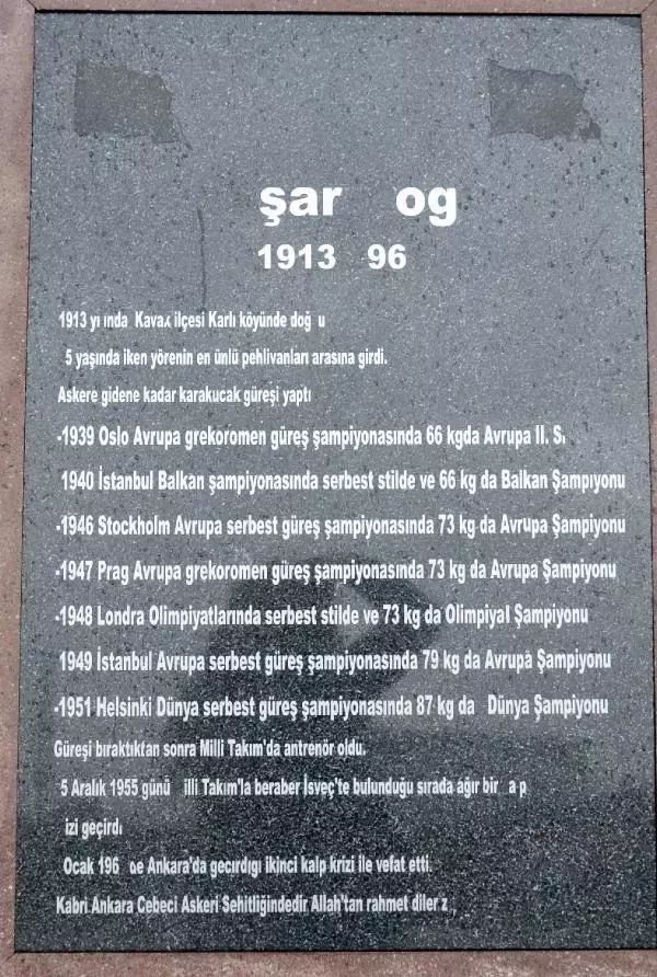 Yaşar Doğu'nun Heykeli Tartışma Yarattı Yaşar Doğu'nun Heykeli Tartışma Yarattı