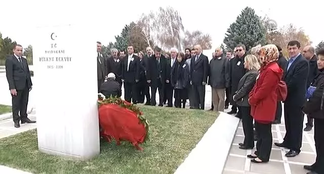 Ecevit Mezarı Başında Anıldı