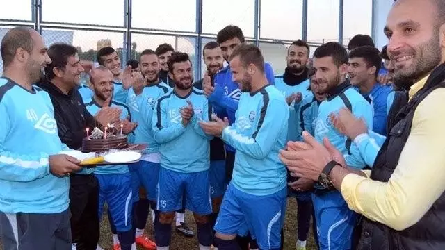 Adana Demirsporlu Mesut�a Doğum Günü Sürprizi Haber