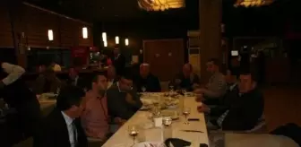 Süleyman Dişli: Başkan Dişli, Meclis Üyeleri ile Belediye Bütçe Yemeğinde Bir Araya Geldi Süleyman Dişli: Başkan Dişli, Meclis Üyeleri ile Belediye Bütçe Yemeğinde Bir Araya Geldi