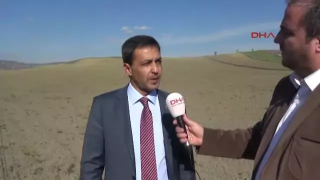 Bilecik Personelin Maaşlarını Ödemekte Zorlanan Belediye Başkanı 80 Dönümlük Tarlaya Buğday Ektirdi Bilecik Personelin Maaşlarını Ödemekte Zorlanan Belediye Başkanı 80 Dönümlük Tarlaya Buğday Ektirdi