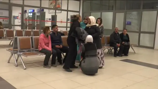 Libya'da Serbest Bırakılan Türk Vatandaşları Ailelerine Kavuştu Libya'da Serbest Bırakılan Türk Vatandaşları Ailelerine Kavuştu