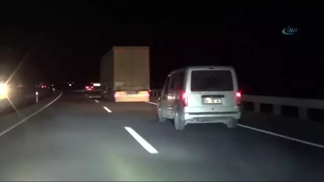 Sahte Gümrük Mühürlü Tır'dan 412 Bin Paket Kaçak Sigara Çıktı