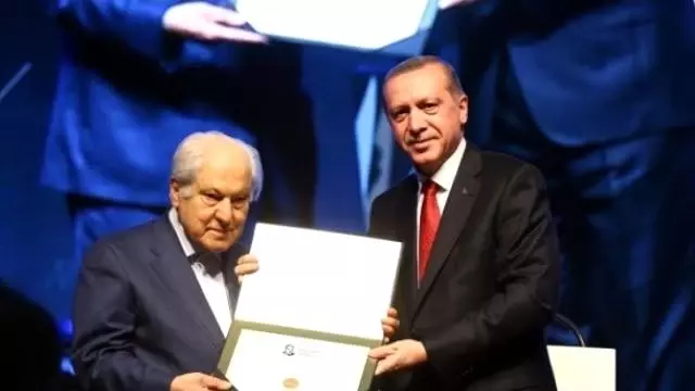 'Ulu Önderimiz Tektir, O da Hz. Muhammed'dir' 'Ulu Önderimiz Tektir, O da Hz. Muhammed'dir'