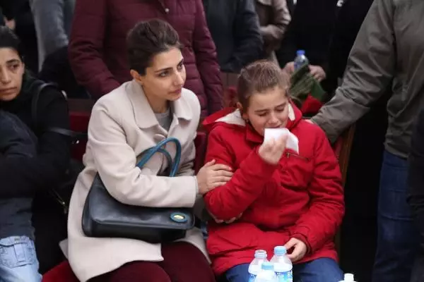 İntihar Eden Polis Memurunun Cenazesi Manisa'ya Gönderildi İntihar Eden Polis Memurunun Cenazesi Manisa'ya Gönderildi