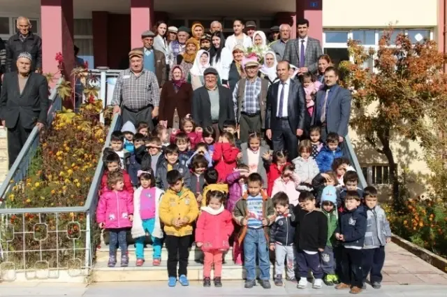 Uşak'ta 7'den 77'ye Duygu Dolu Ziyaret