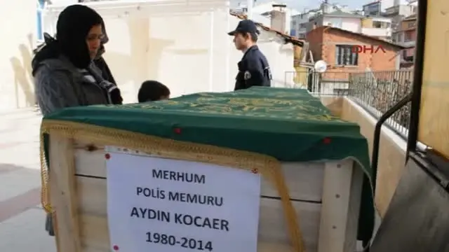Manisa İntihar Eden Polis Memuru Manisa'da Defnedildi Manisa İntihar Eden Polis Memuru Manisa'da Defnedildi