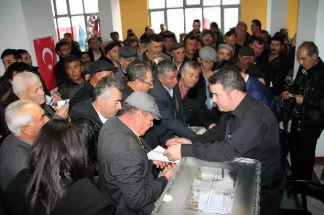 AK Parti Emirdağ İlçe Kongresi Yapıldı AK Parti Emirdağ İlçe Kongresi Yapıldı