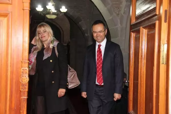 Nastassja Kınskı, Malatya'da Ulu Cami'ye Hayran Kaldı Nastassja Kınskı, Malatya'da Ulu Cami'ye Hayran Kaldı