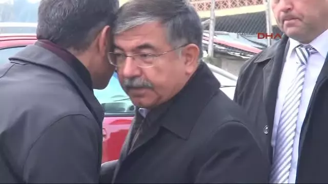 Mehmet Ali Şahin, Eşinin Cenazesinde Ağladı Mehmet Ali Şahin, Eşinin Cenazesinde Ağladı