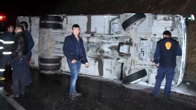 Burdur'da Midibüs Şarampole Devrildi: 22 Yaralı