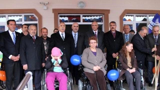 Engellilere Tekerlekli Sandalye Hediyesi Haberler
