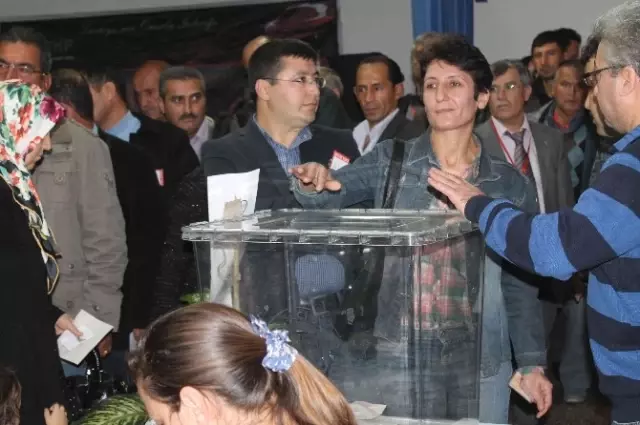 Fethiye MHP'de Cengiz Çay Güven Tazeledi Fethiye MHP'de Cengiz Çay Güven Tazeledi