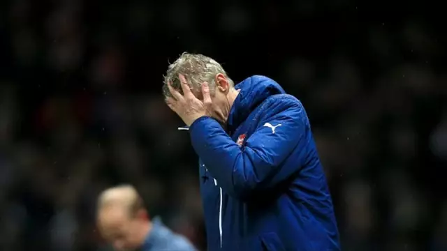 Arsenal Taraftarı Patladı: Defol Git Wenger!
