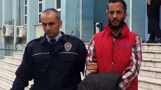 Ofkeli Koca Baska Erkekle Konusan Esini Bicakladi Aydin