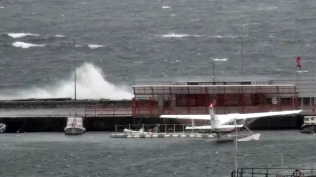 Deniz Ulasimina Firtina Engeli Balikesir