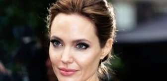Angelina Jolie'yi Hastalığı Mahvetti!