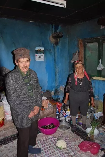 Küçük Ailesi'nin Derdi Büyük
