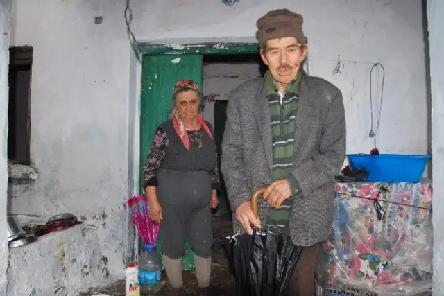 Küçük Ailesi'nin Derdi Büyük