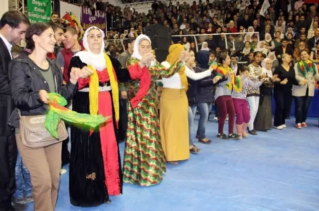 Hdp Eş Genel Başkanı Selahattin Demirtaş Mersin'de