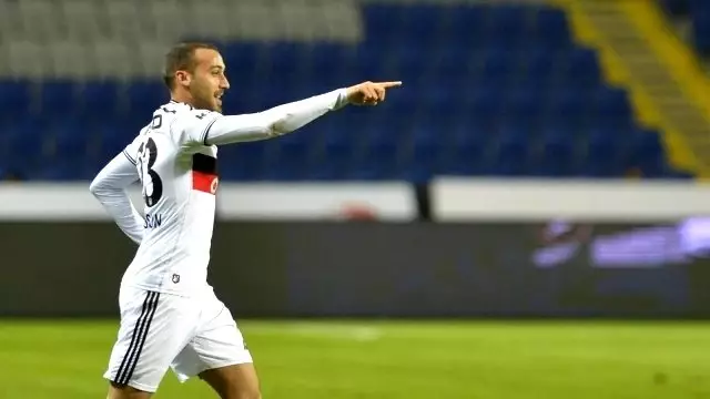 Cenk Tosun Ertuğrul Karanlık'a Teşekkür Etti - Spor