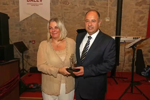 Duayen İşadamı Selçuk Yaşar'a 'Beyaz Yaşam' Ödülü Duayen İşadamı Selçuk Yaşar'a 'Beyaz Yaşam' Ödülü