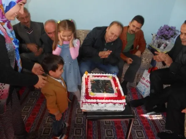 Soma Şehidinin Minik Oğluna Yaş Günü Sürprizi