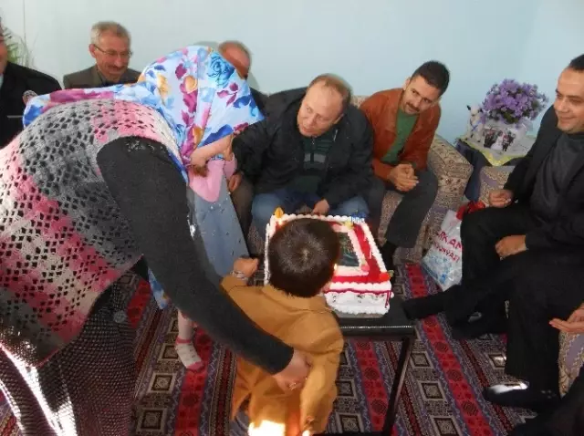 Soma Şehidinin Minik Oğluna Yaş Günü Sürprizi