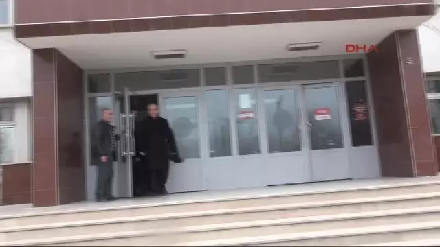 Kırıkkale Erdoğan'a Kına Gönderen Şehit Babası Hakim Karşısında Kırıkkale Erdoğan'a Kına Gönderen Şehit Babası Hakim Karşısında